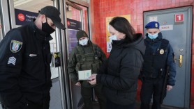 Peste 400 de polițiști ucraineni au fost dați afară pentru că nu s-au vaccinat